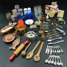 OB228 - Lot de 77 Anciens Accessoires pour Maison de Poupée, Miniatures