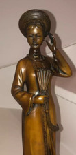 MAGNIFIQUE STATUE BELLE FEMME TRADITIONNELLE ASIE RÉSINE STYLE BRONZE H 27 cm