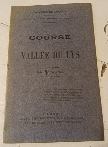 Ancien guide touristique - ancien,