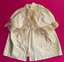 Manteau pélerine d'enfant en soie et dentelle Napoléon III