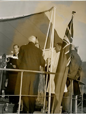 Le duc d'Edimbourg à bord du