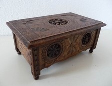 Ancienne Boite Coffre Breton en bois sculpté