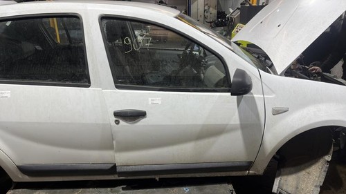 Porte avant droit dacia - porte,