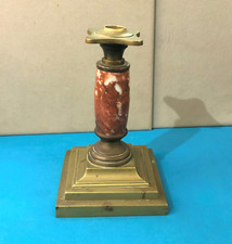 pied de lampe à pétrole en