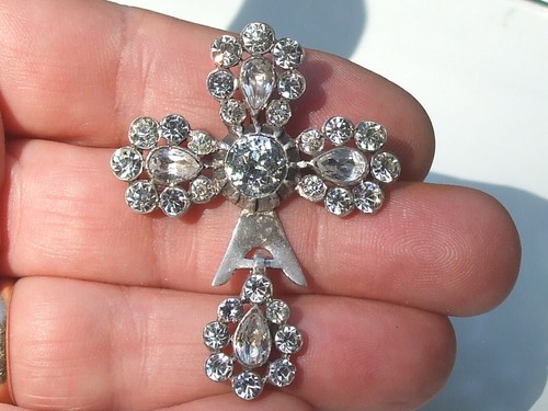 Beau pendentif croix - beau,