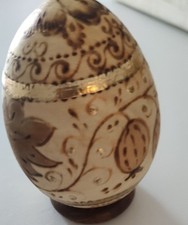 Joli Oeuf decore en bois peint Dorure 