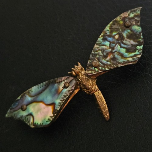 Broche papillon réaliste
