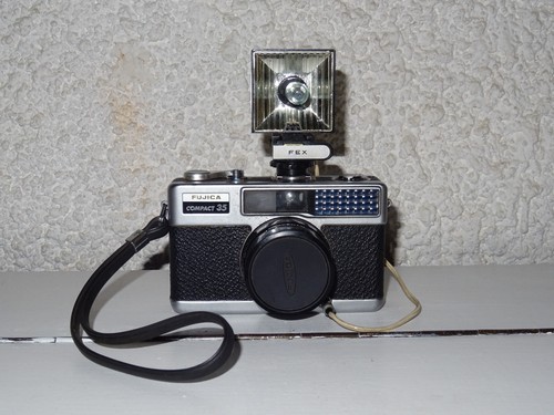 Fujica compact avec etui - compact, 35