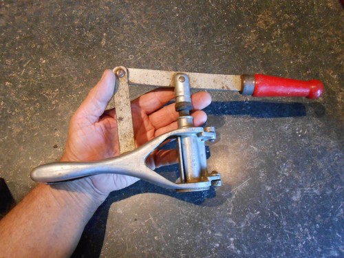 Ancienne boucheuse acier - ancienne,
