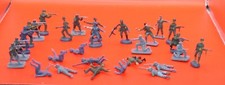1/72 LOT DE 28 SOLDATS