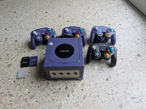 Nintendo gamecube console - nintendo,