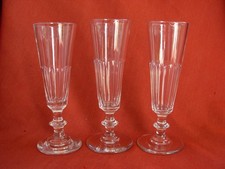 SERIE DE 3 FLUTES A CHAMPAGNE