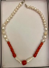 collier vintage en corail