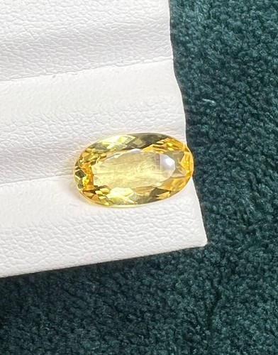 Topaze impériale ovale jaune