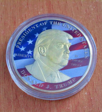 Médaille collection Président Donald Trump USA version dorée - diamètre 4 cm