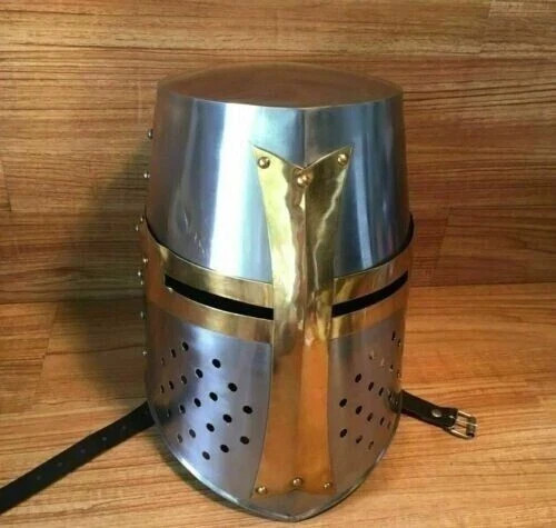 Ancien casque armure laiton