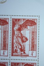 Timbre feuillet Victoire de