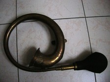 Ancienne trompe Klaxon Auto Très Bon Etat  ( SEV MARCHAL)