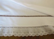 Ancien haut de drap de bébé en broderie anglaise - linge ancien, couture