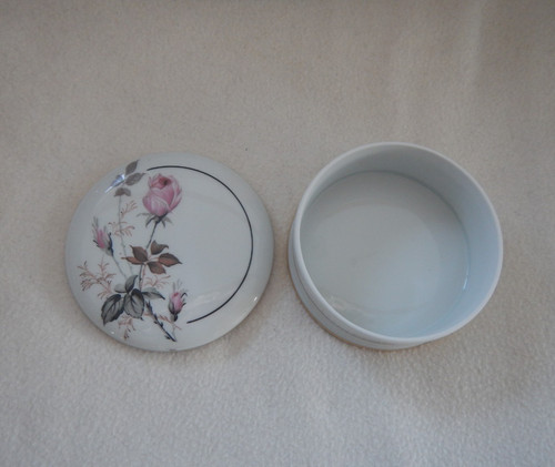 Bonbonniere porcelaine de - en,