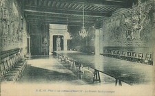 64 PAU le chateau salle a manger