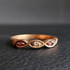 Bague 3 pierres inscrites sur