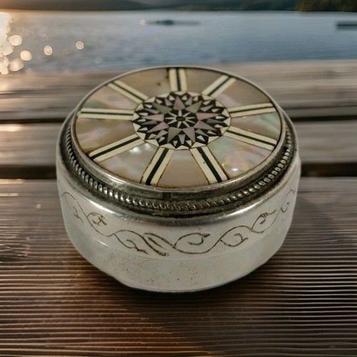 Boite orientale ronde nacre - ronde.,