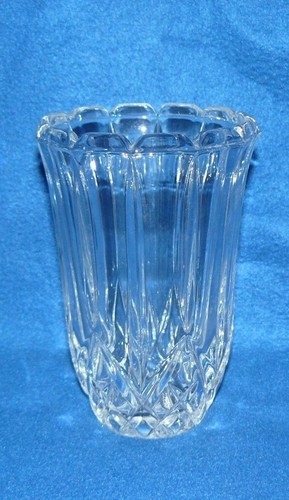Tulip shaped scalloped rim - tulip,