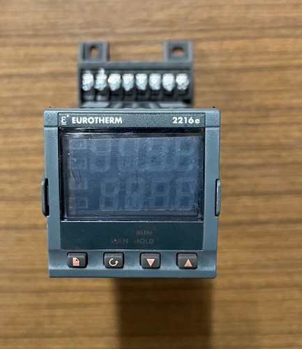 Eurotherm 2216 - , e