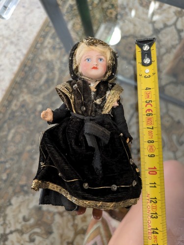 Poupée miniature ancienne - poupée,