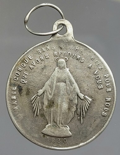 Jolie médaille religieuse - jolie,
