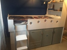 Lit Enfant surélevé avec console placard échelle 1 tiroir et emplace jouets