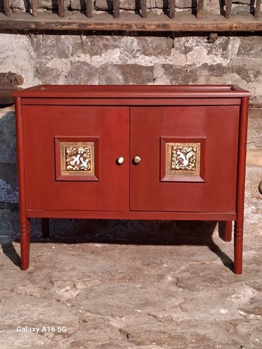 Rare petit buffet - petit, carré