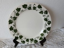 Ancienne Assiette en Porcelaine TERRE DE FER,  Style anglais, ENGLAND CHURCHILL