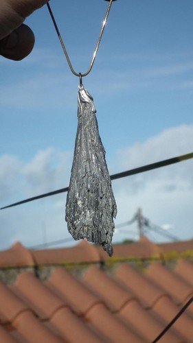 Pendentif kyanite noir - pendentif,