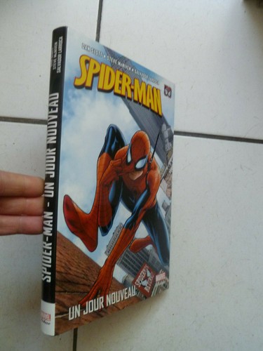 Marvel deluxe spiderman - /,