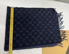 Louis Vuitton écharpe en laine noire ornée d’un motif Monogram tissé