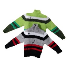 Pull pour figurine masculine