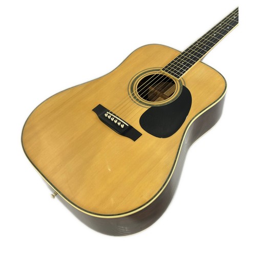 Guitare acoustique three - three, s