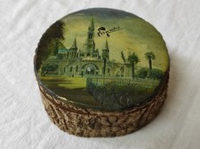 Boite en bois en forme de