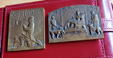 2 belles  médailles en bronze dont 1 signée E. BLIN thème chasse