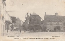 Beaurieux, la place et la rue Porte-Madame ; écurie charcuterie café
