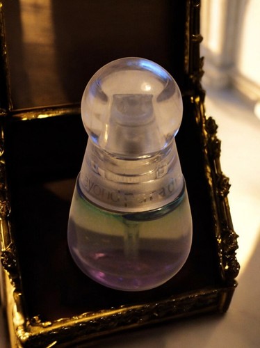 Miniature flacon parfum en - ,