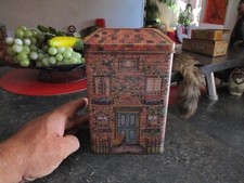 Jolie Ancienne Boite en Tôle