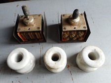 LOT D'ANCIENS ELEMENTS MATERIEL ELECTRIQUE EN PORCELAINE