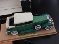 Cadillac 452 A 1931 verte toit