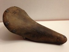 ANCIENNE SELLE EN CUIR IDEALE