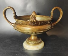 Coupe ancienne en bronze Aux