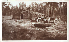 Suède, Laponie, Voiture devant une maison de bois, Vintage print, ca.1920 Tirage