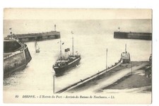 76  DIEPPE  ENTREE DU PORT  ARRIVEE DU BATEAU DE NEWHAVEN